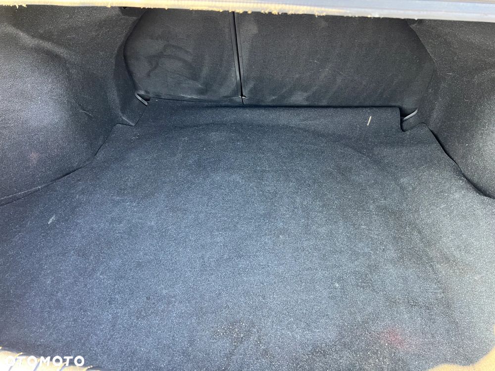 Hyundai Elantra - 29