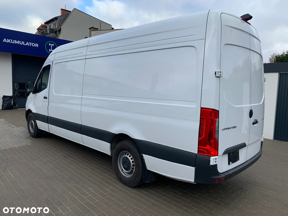 Mercedes-Benz Sprinter - 6