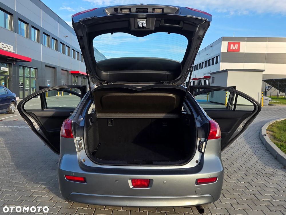 Mitsubishi Lancer 1.6 Invite - 11