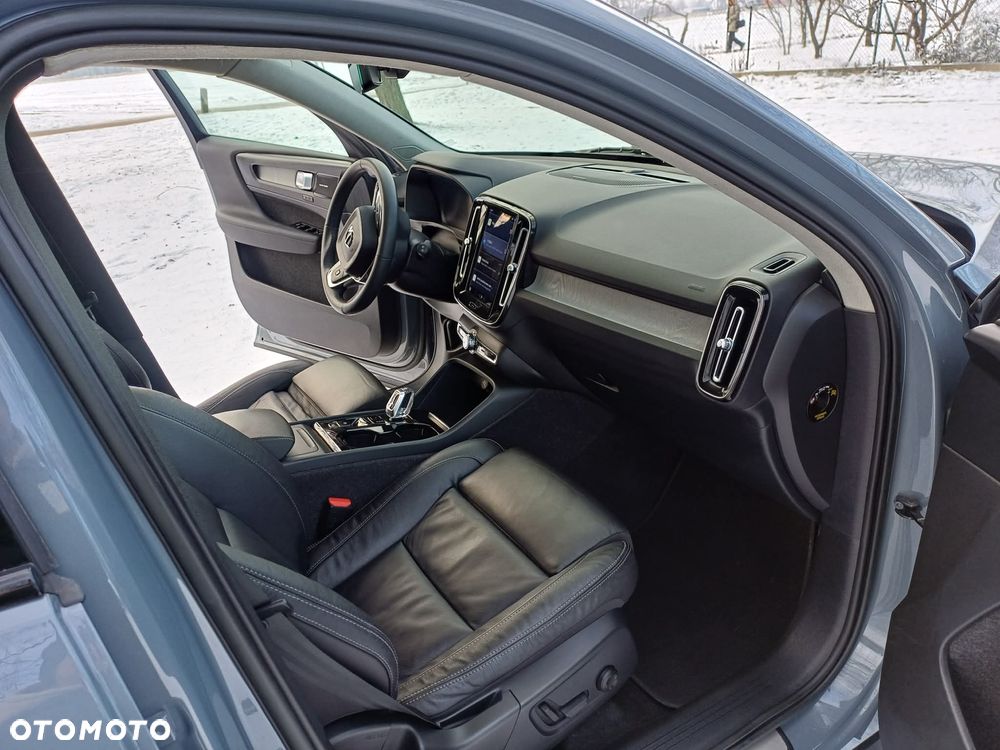 Volvo XC 40 B3 B DKG Plus Dark - 12