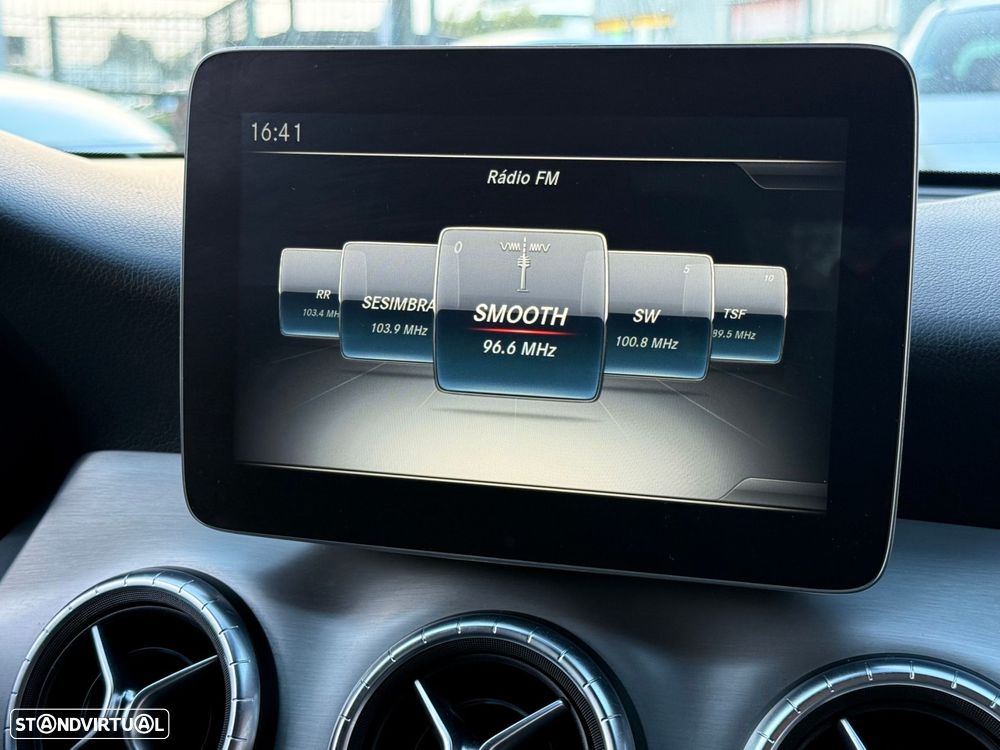 Mercedes-Benz CLA 200 - 12