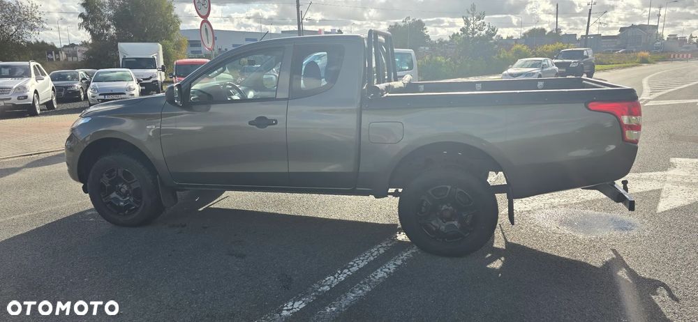 Mitsubishi L200 Pick Up 4x4 S&S Club Cab Basis - 8