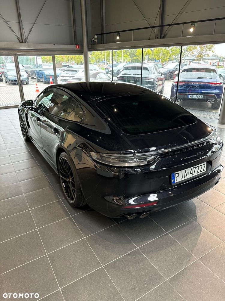 Porsche Panamera - 4