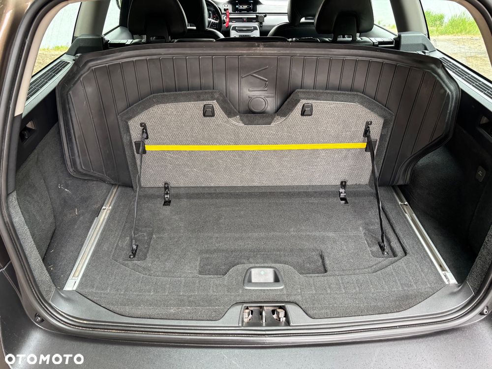 Volvo XC 70 - 22