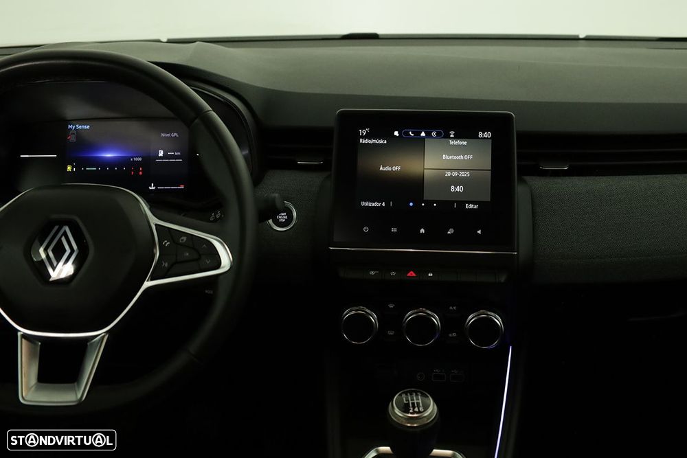 Renault Clio 1.0 TCe Techno Bi-Fuel - 9