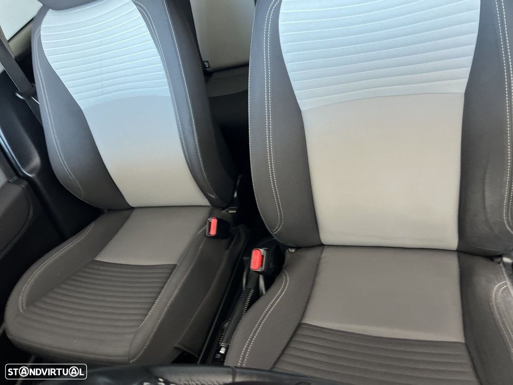 Toyota Yaris 1.5 HSD Comfort+P.Style - 14