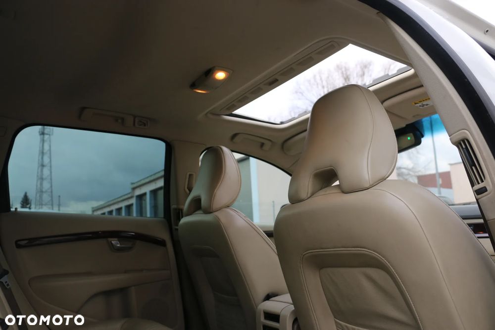 Volvo XC 70 3.2 AWD Momentum - 10