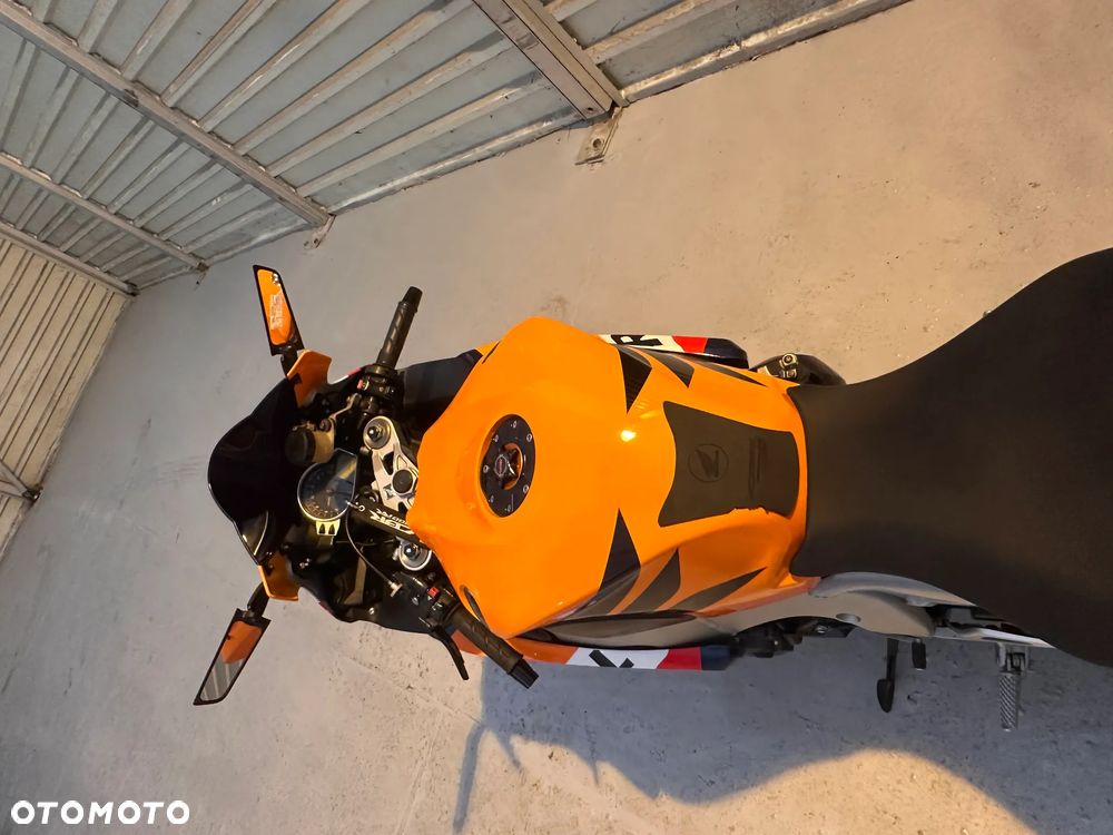 Honda CBR - 8