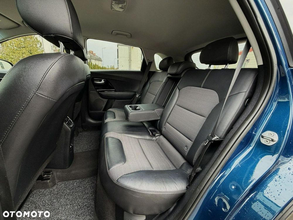 Kia Niro 1.6 GDI Hybrid L Business Line - 13