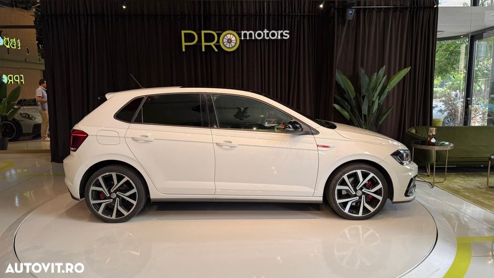 Volkswagen Polo 2.0 TSI GTI - 2