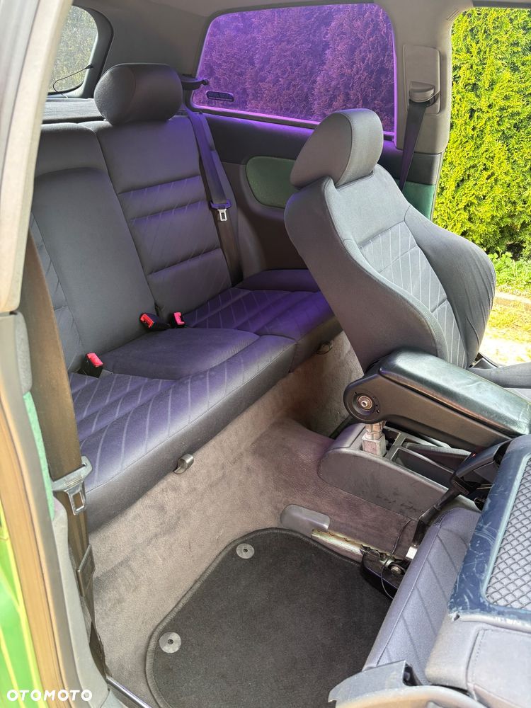 Audi A3 3-drzwiowe 1.8 Ambiente - 12