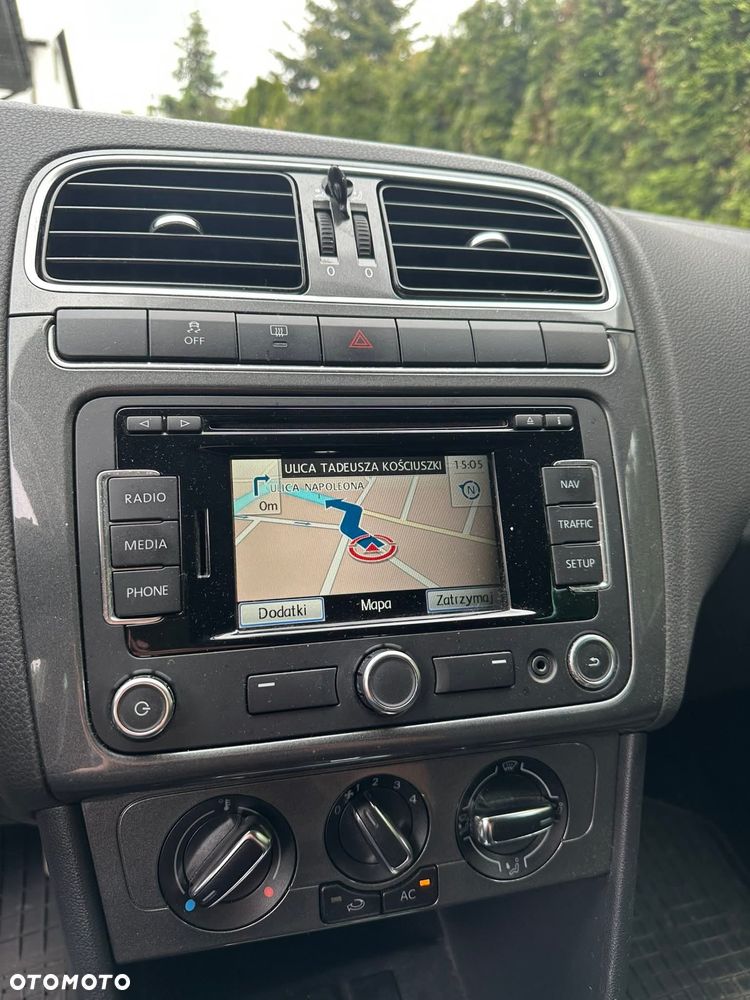 Volkswagen Polo 1.2 TSI Highline DSG - 25