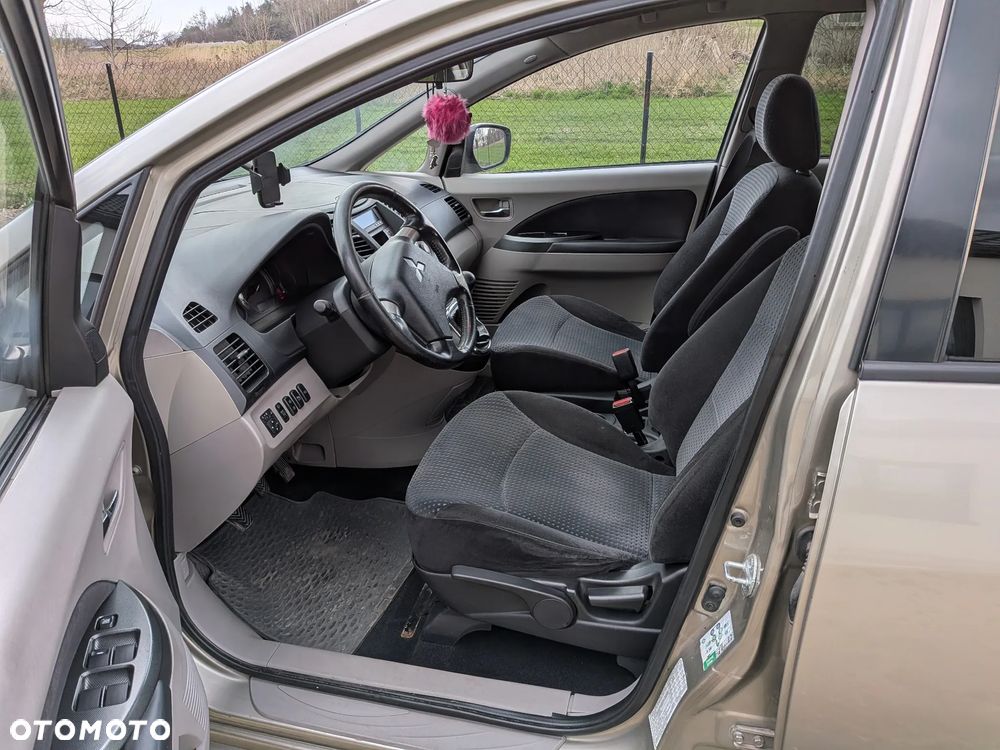 Mitsubishi Grandis 2.0 DID Intense - 15