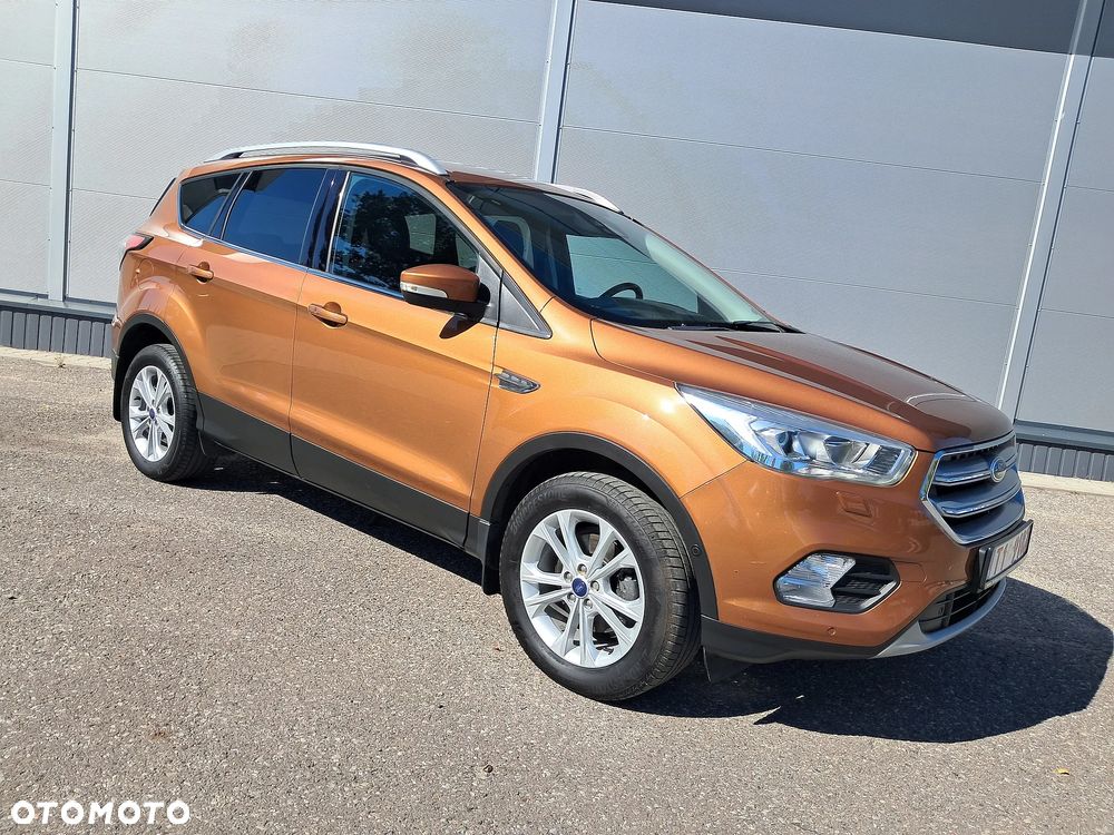 Ford Kuga 1.5 EcoBoost 2x4 Titanium - 1
