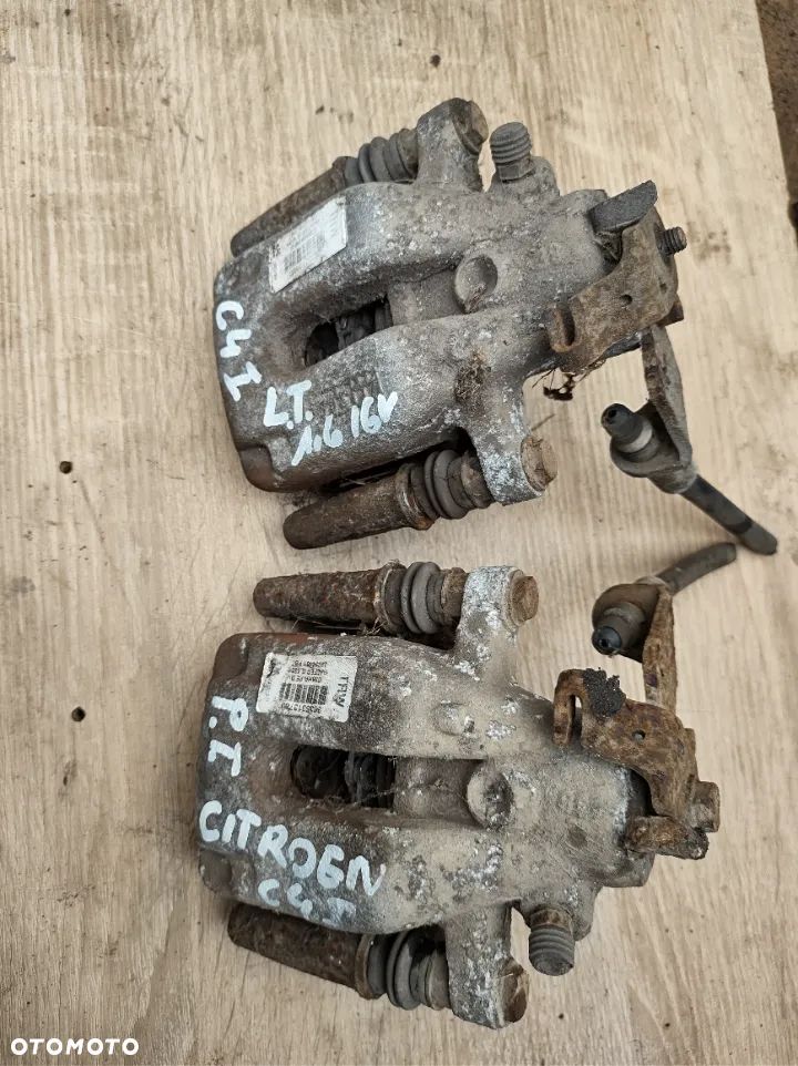 Citroen C4 I zacisk jarzmo tył - 2