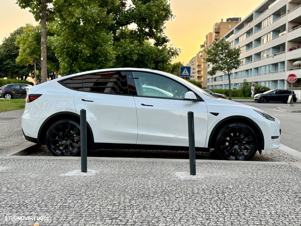 Tesla Model Y Long Range Dual Motor AWD - 15