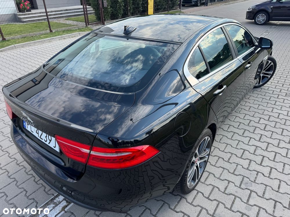 Jaguar XE 2.0 D AWD Prestige - 9