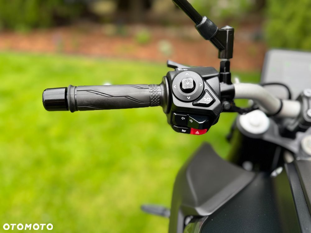Yamaha MT - 9