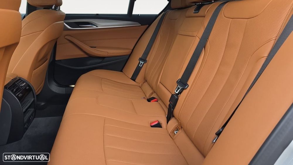 BMW 530 e Pack M - 14