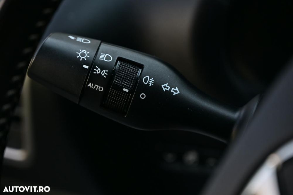 Lexus Seria NX 300h FWD Business - 33