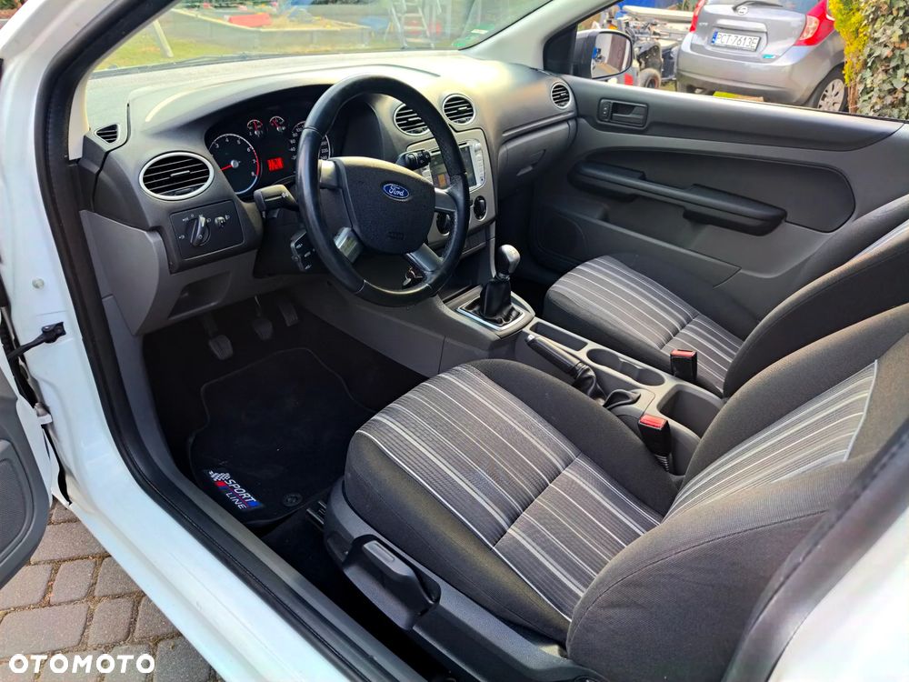 Ford Focus 1.4 16V Style+ - 33