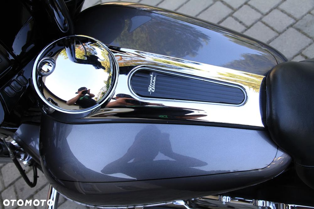 Harley-Davidson Touring Street Glide - 18