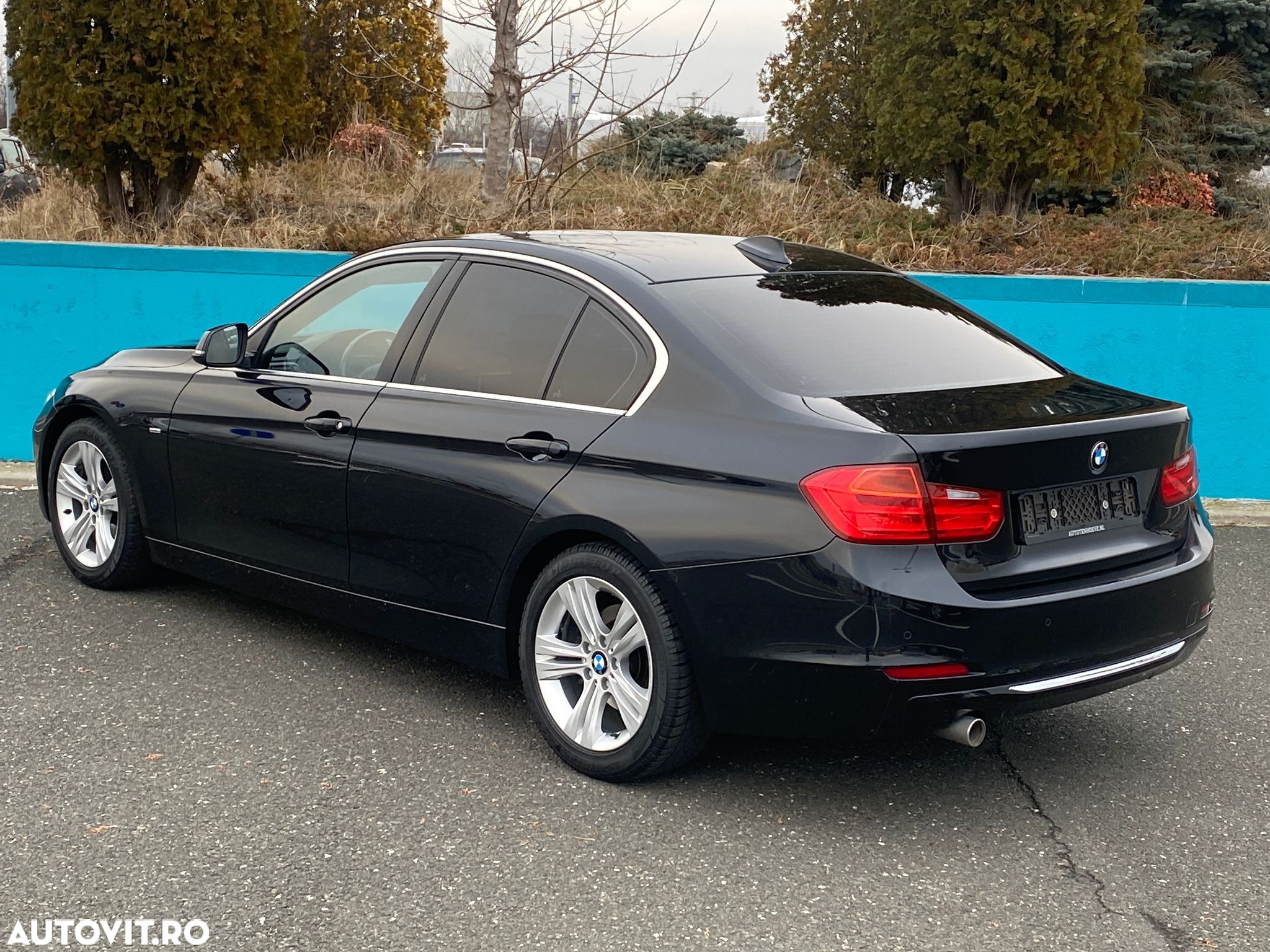 BMW Seria 3 320d Efficient Dynamic Edition Aut. Blue Performan Luxury Line - 4