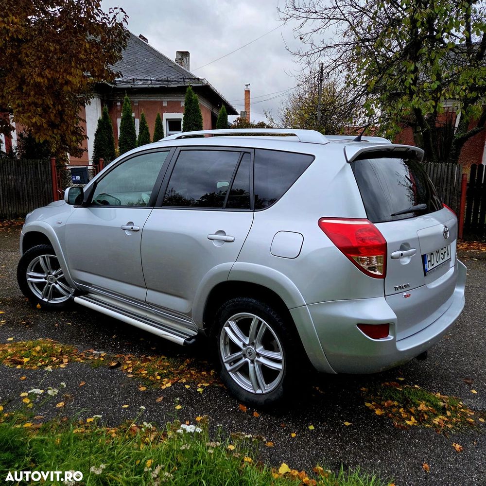 Toyota RAV4 - 6