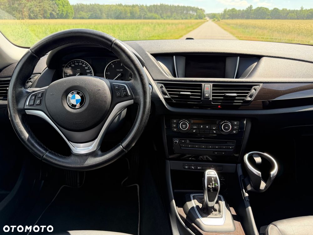 BMW X1 sDrive18d xLine - 26