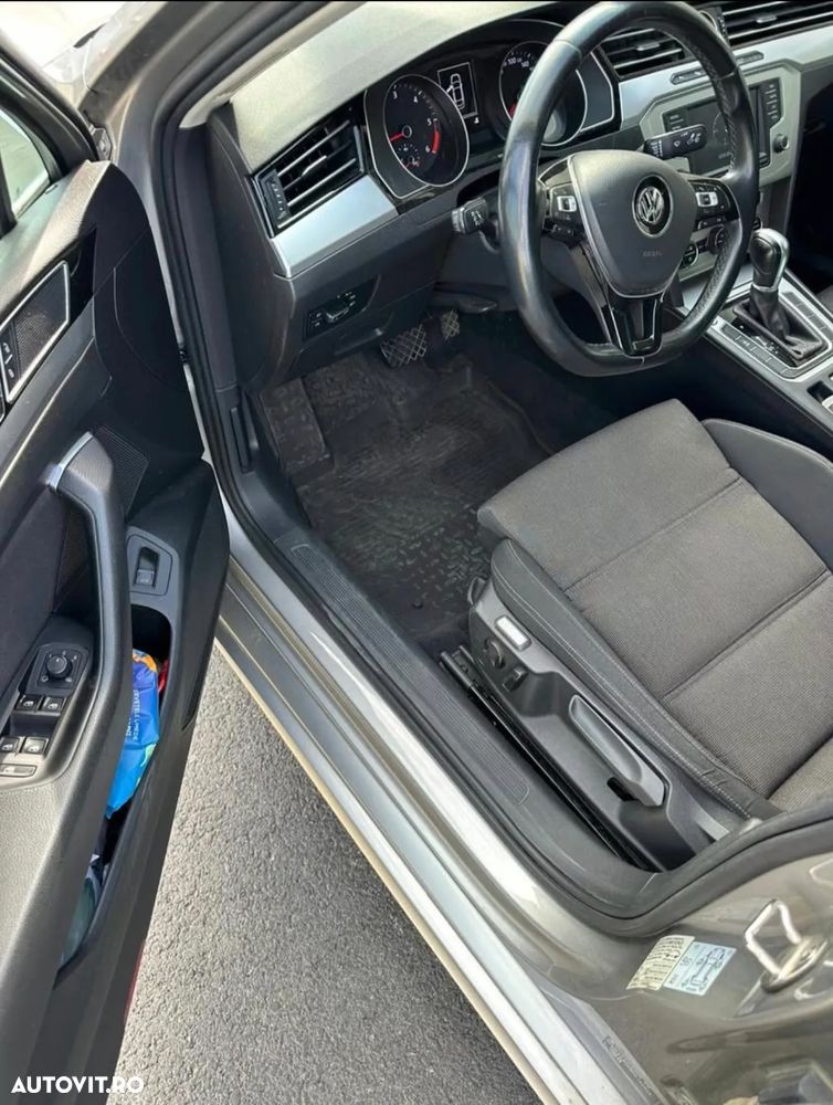 Volkswagen Passat 2.0 TDI DSG Comfortline - 5