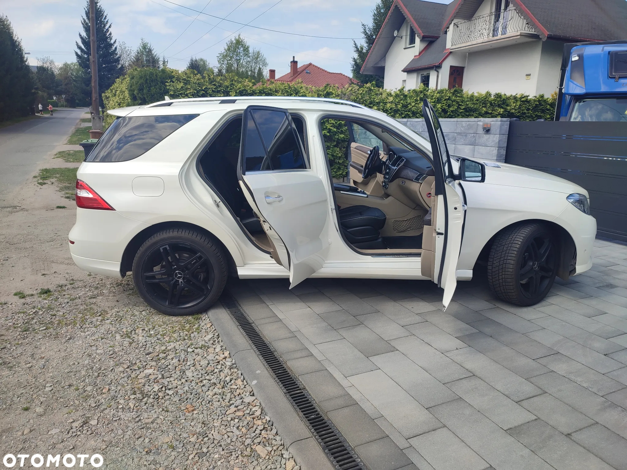 Mercedes-Benz ML 350 BlueTec 4-Matic - 11