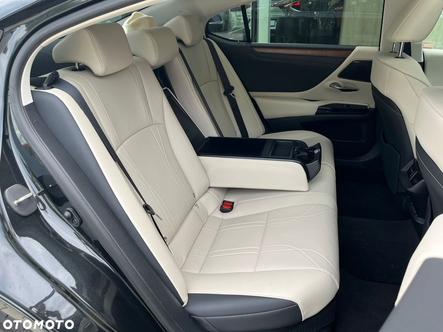 Lexus ES - 28