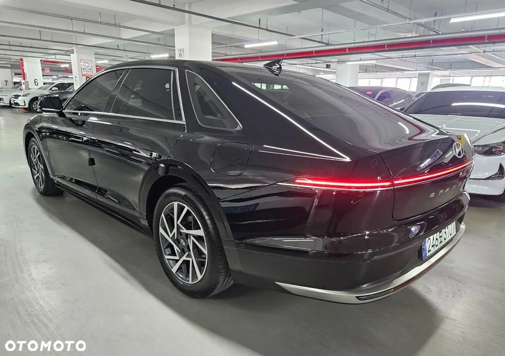 Hyundai Grandeur - 5