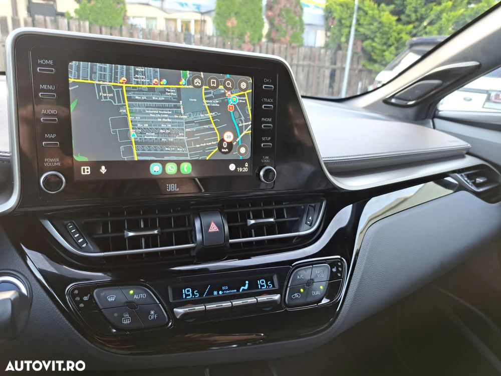 Toyota C-HR 2.0 HSD 184 CP 4x2 CVT Classy Bi-Tone - 22