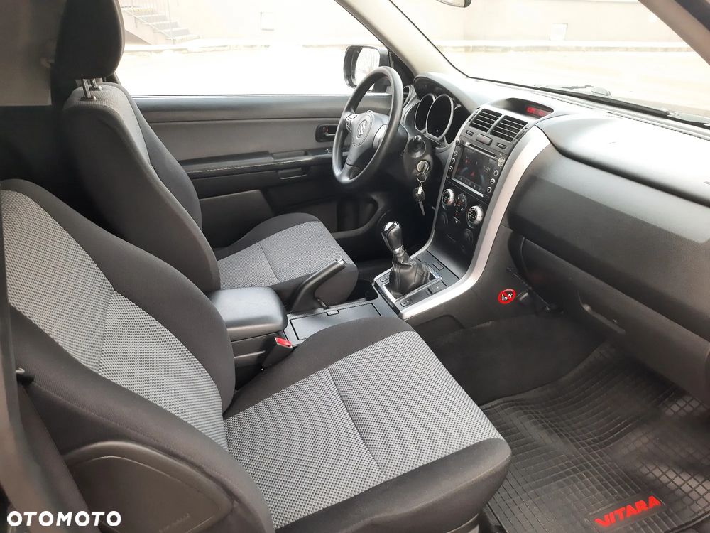 Suzuki Grand Vitara 1.6 Comfort - 14