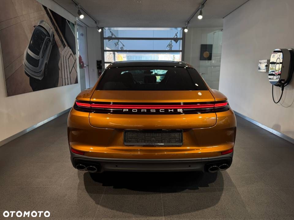 Porsche Panamera 4 - 8