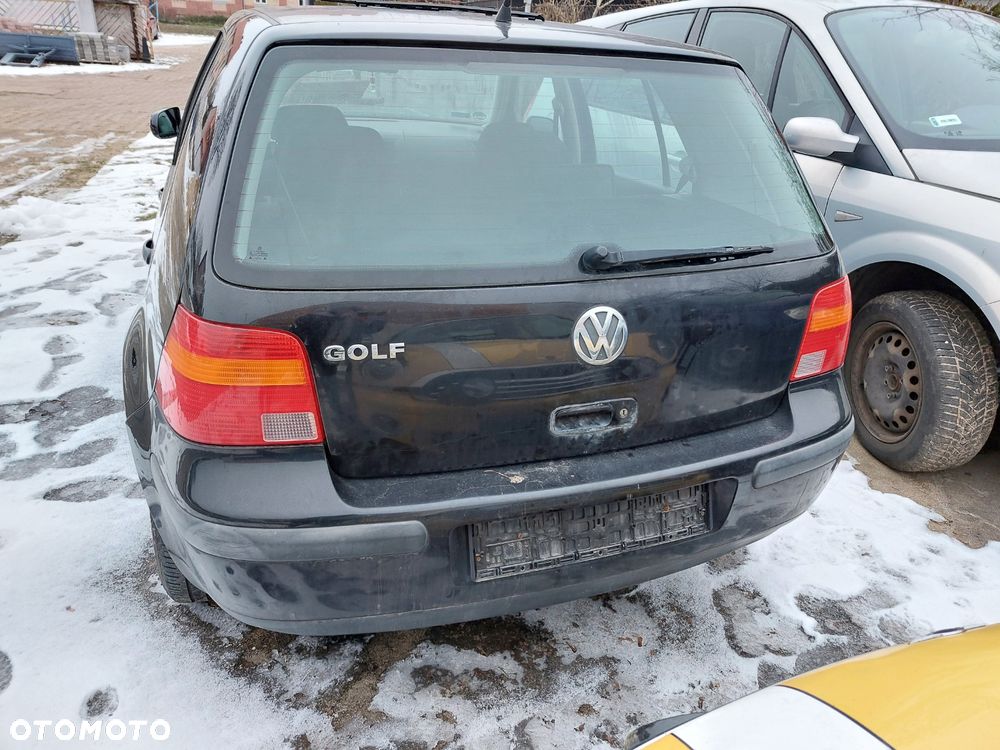 VW GOLF IV 4 na części  z 2000 r-1,4 16V benz  i 1999r.-2,0benzyna - 13