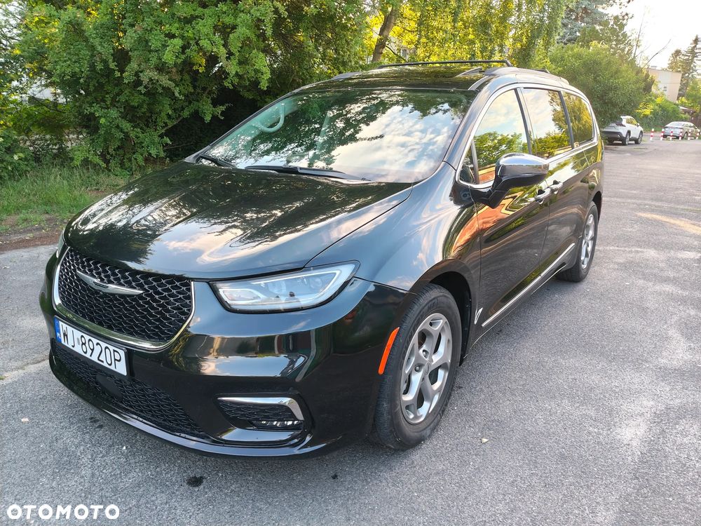 Chrysler Pacifica - 2