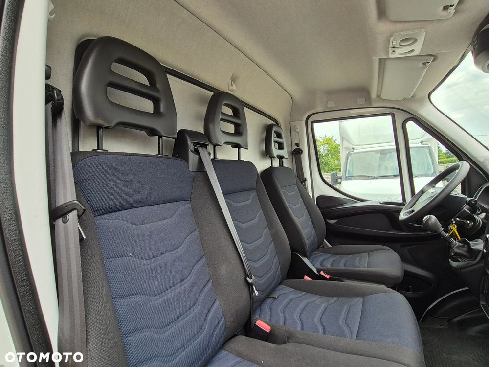 Iveco Daily 35C14, kontener 8PAL, winda 750KG, bliźniaki, klimatyzacja, drzwi boczne - 15