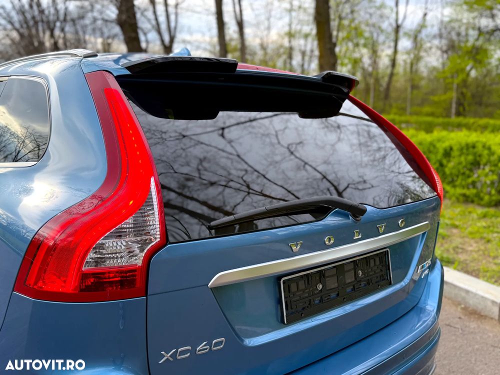 Volvo XC 60 D5 AWD Geartronic Summum - 9