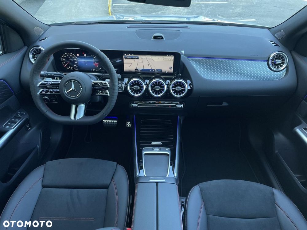 Mercedes-Benz GLA - 17