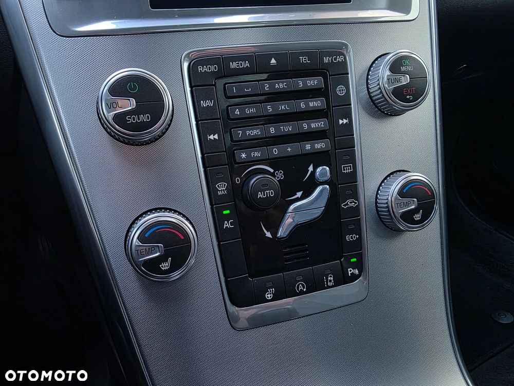 Volvo XC 60 D4 Geartronic Summum - 25