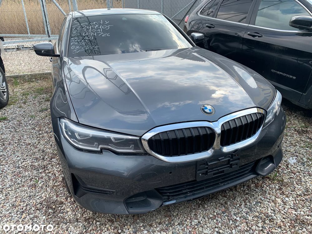 BMW Seria 3 330i xDrive - 2