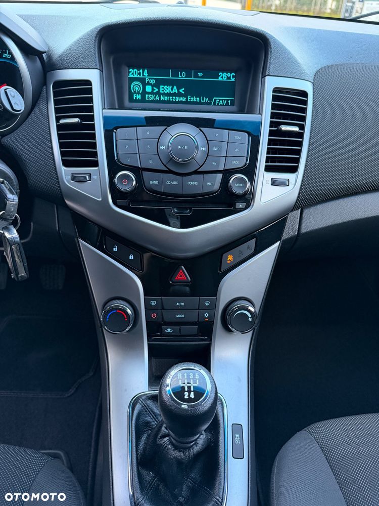 Chevrolet Cruze 1.8 LS+ - 12