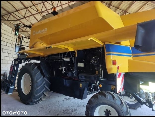 New Holland TC 5.90 - 4