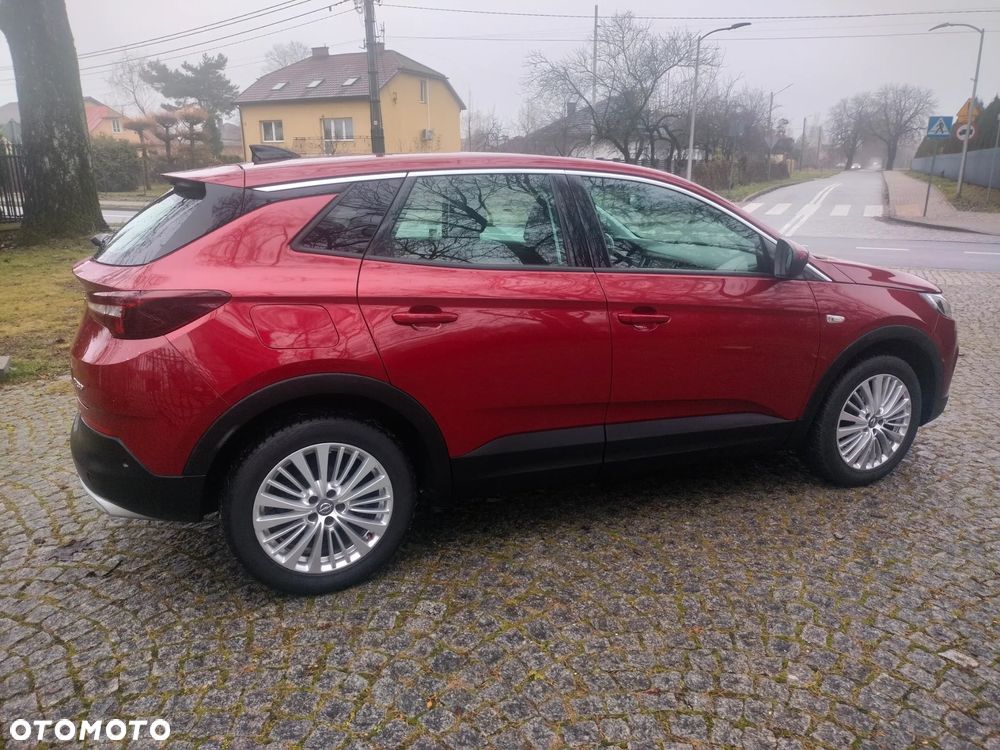 Opel Grandland X 1.2 T GPF Design&Tech S&S - 9