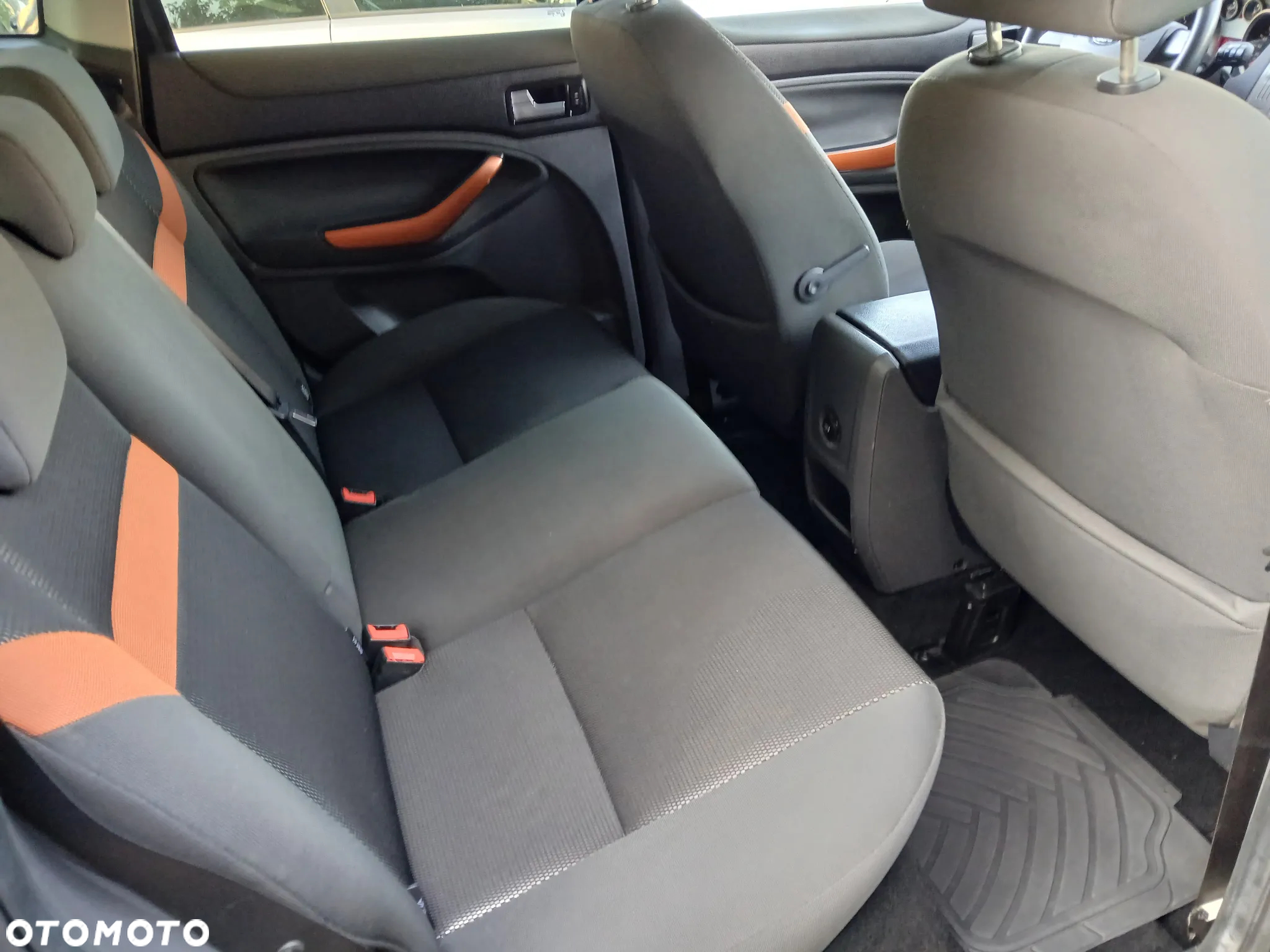 Ford Kuga - 14