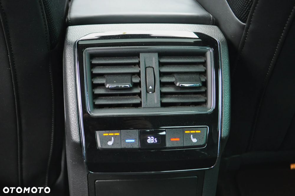 Skoda Superb 2.0 TDI DSG Premium Edition - 31