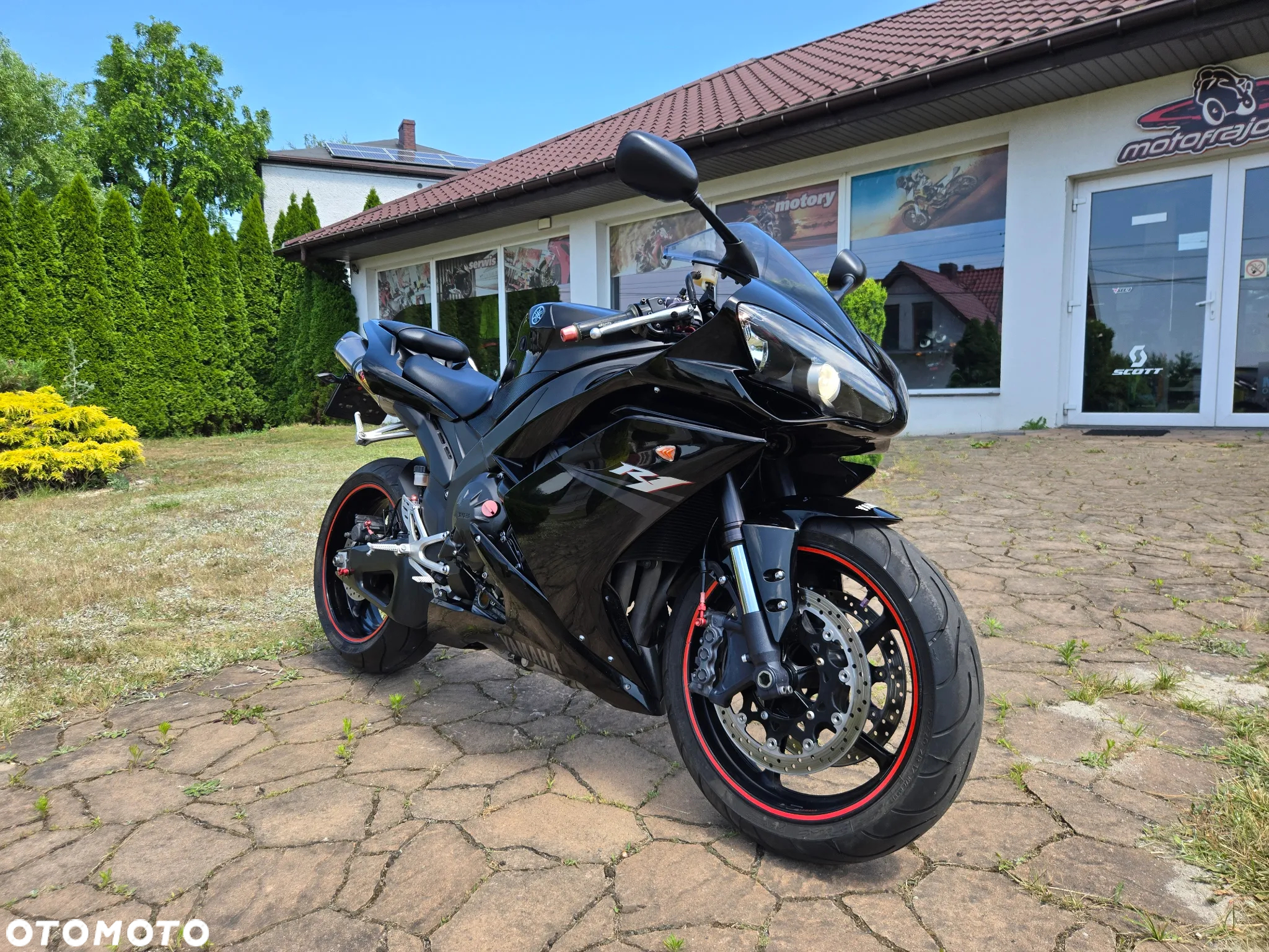 Yamaha R1 - 2