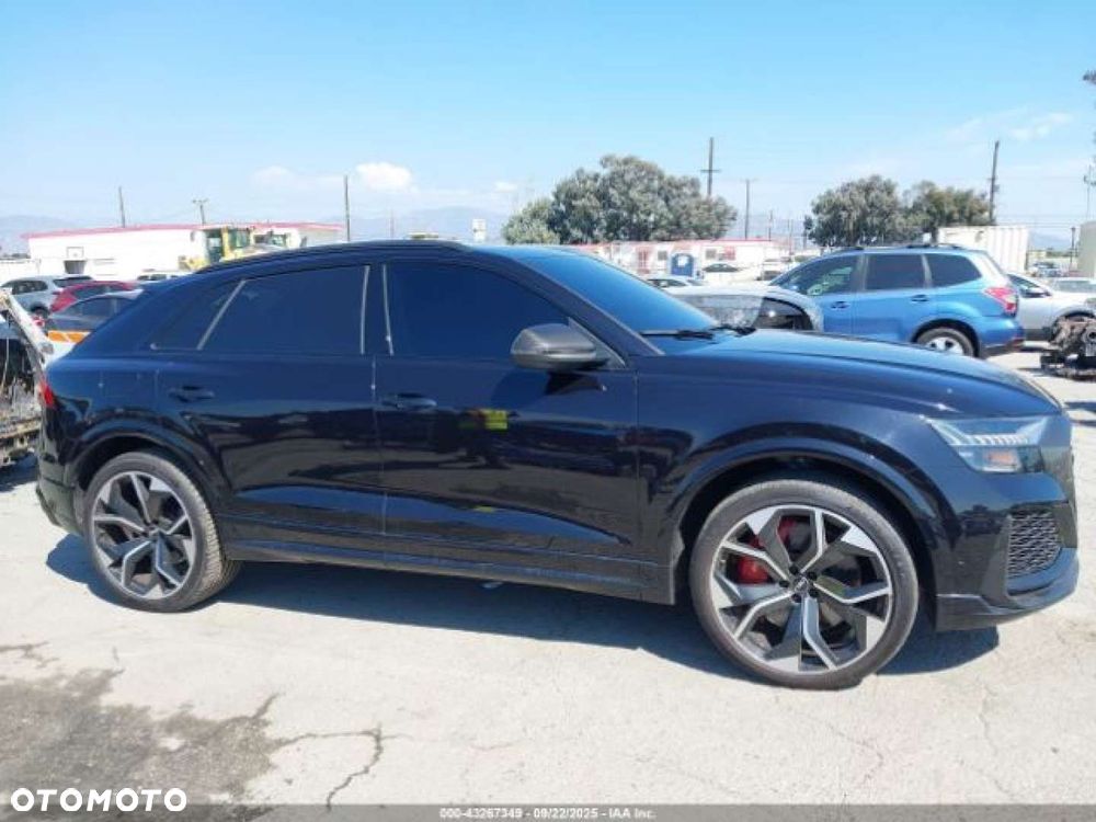 Audi RS Q8 - 12